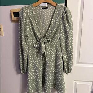 SHEIN Sage Green Leaf Print Long Sleeve Dress